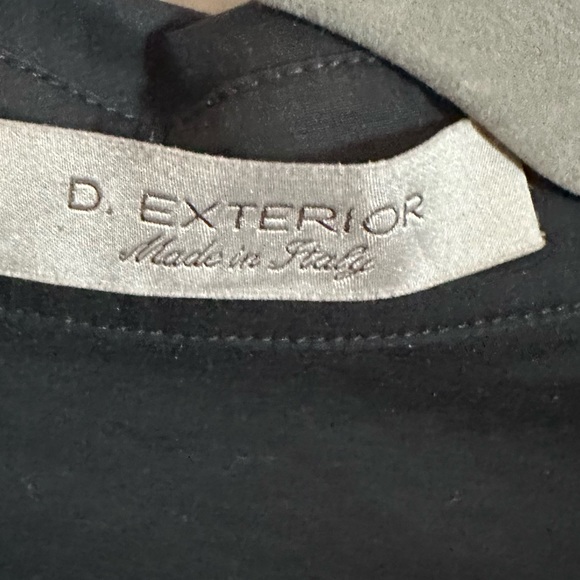 D. Exterior Made in Italy Black Ruffle Belted Poplin Top, Size Small - Picture 9 of 13